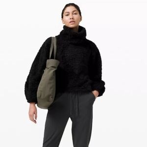 LULULEMON Warmth Restore W3EK9S Sherpa Pullover Cozy Black Soft Sweatshirt